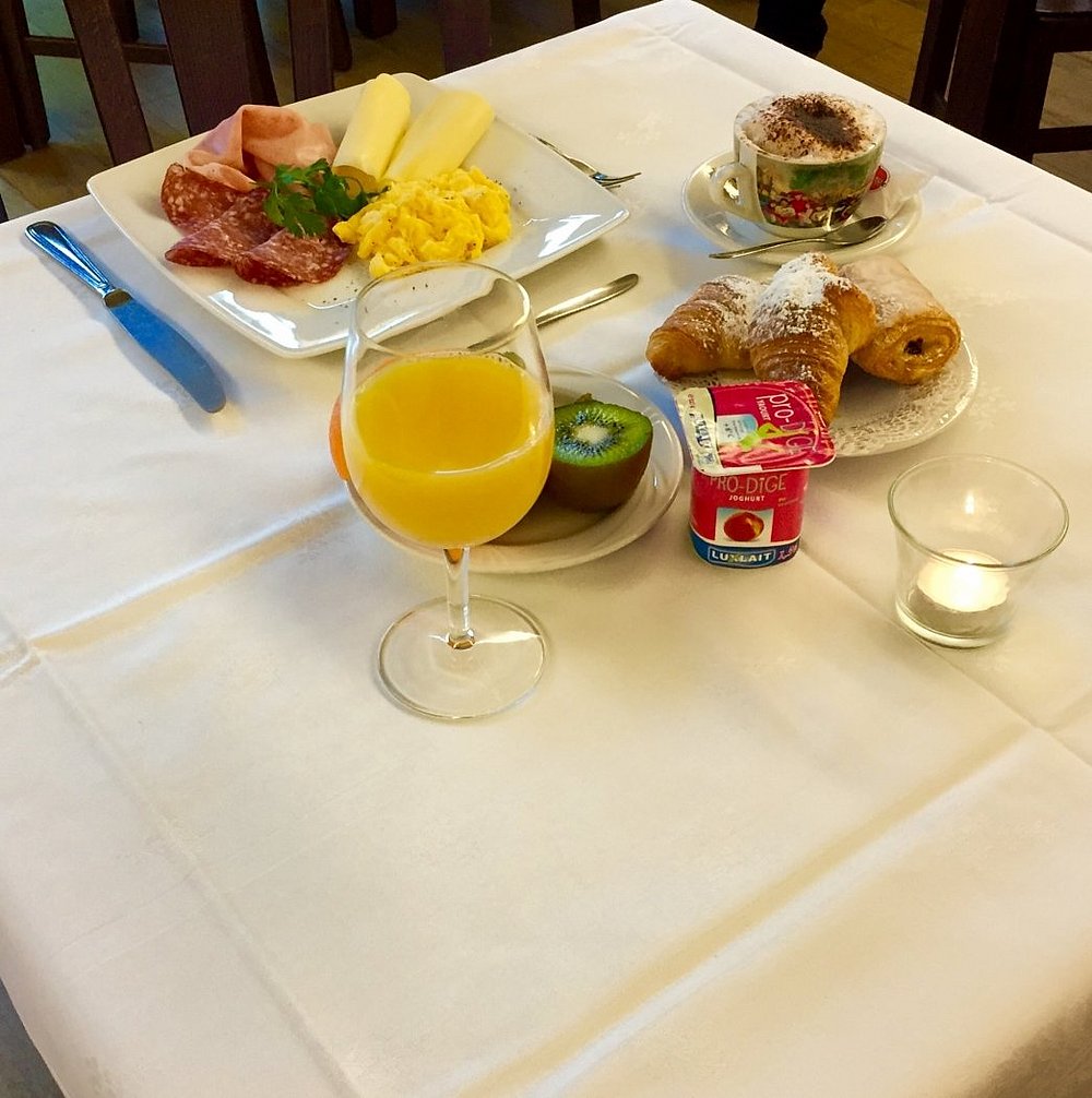 Hotel Pax Petit Frühstück
