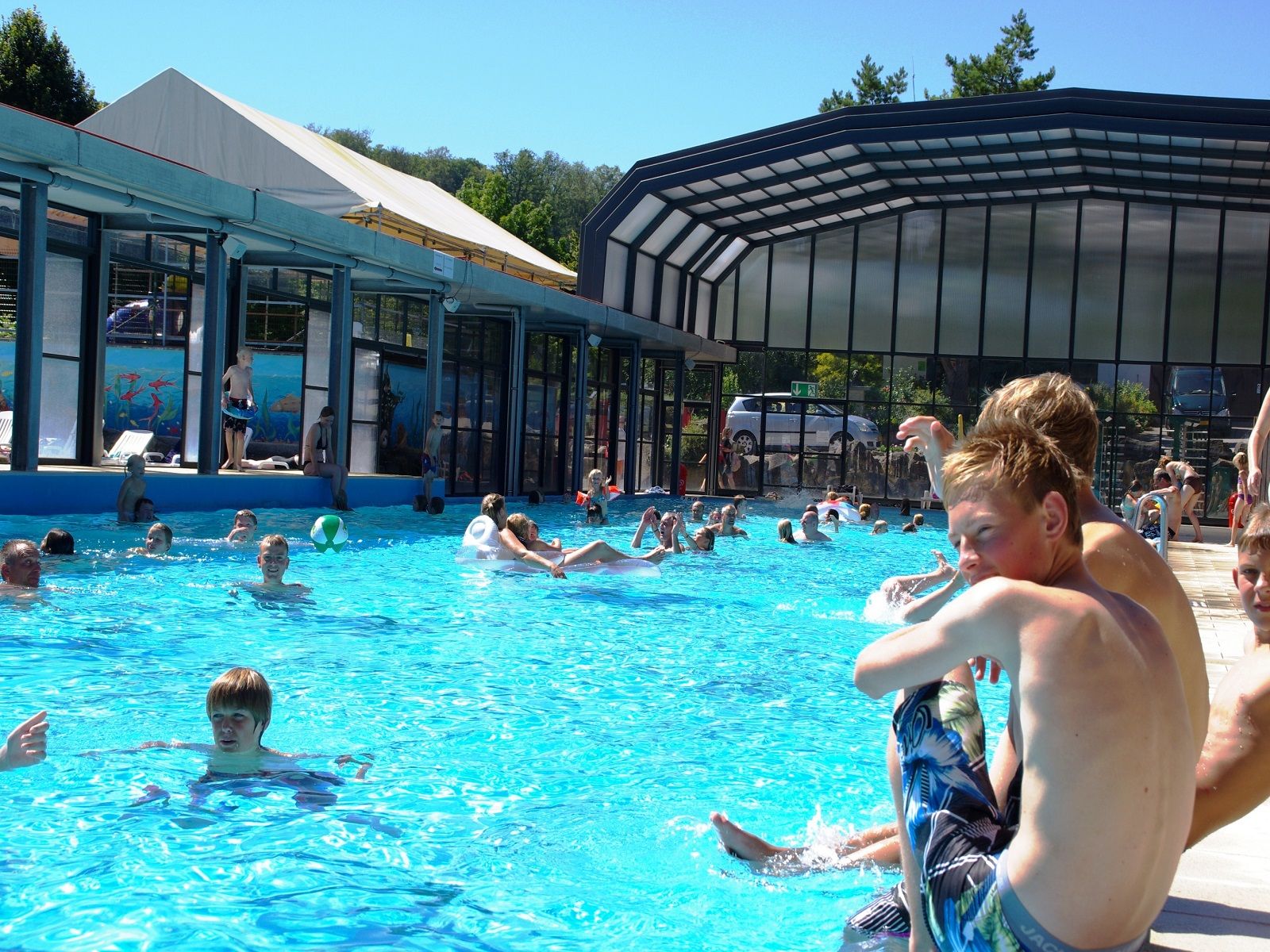 In - & Outdoor Schwimmbad - Camping Nommerlayen - Visit Luxembourg