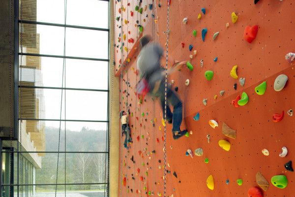 14 Meter hohe Kletterwand in der Jugendherberge Echternach
