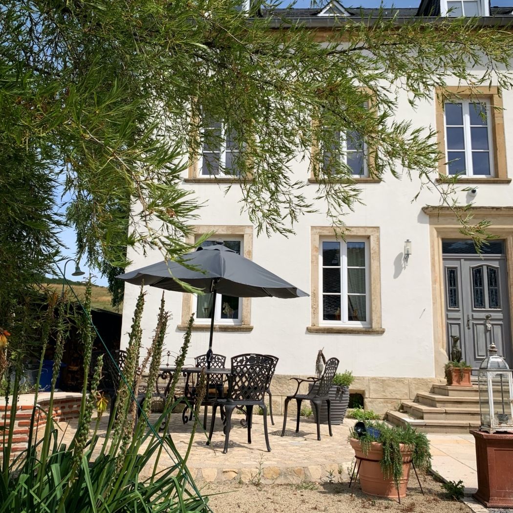 Cottage House Weyer Horse&Groom