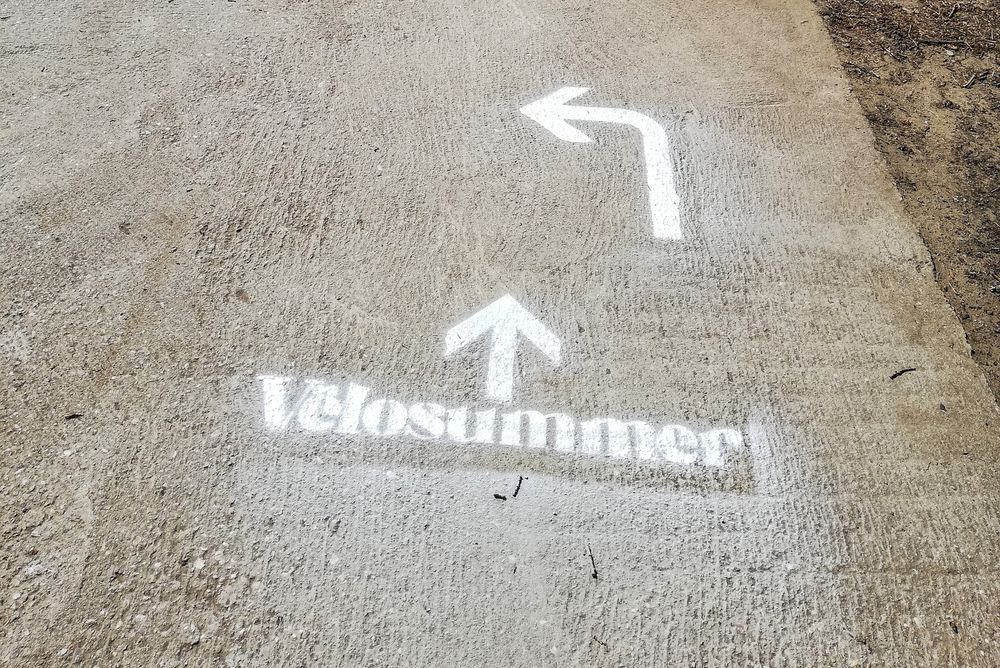 Vëlosummer Straßenmarkierung