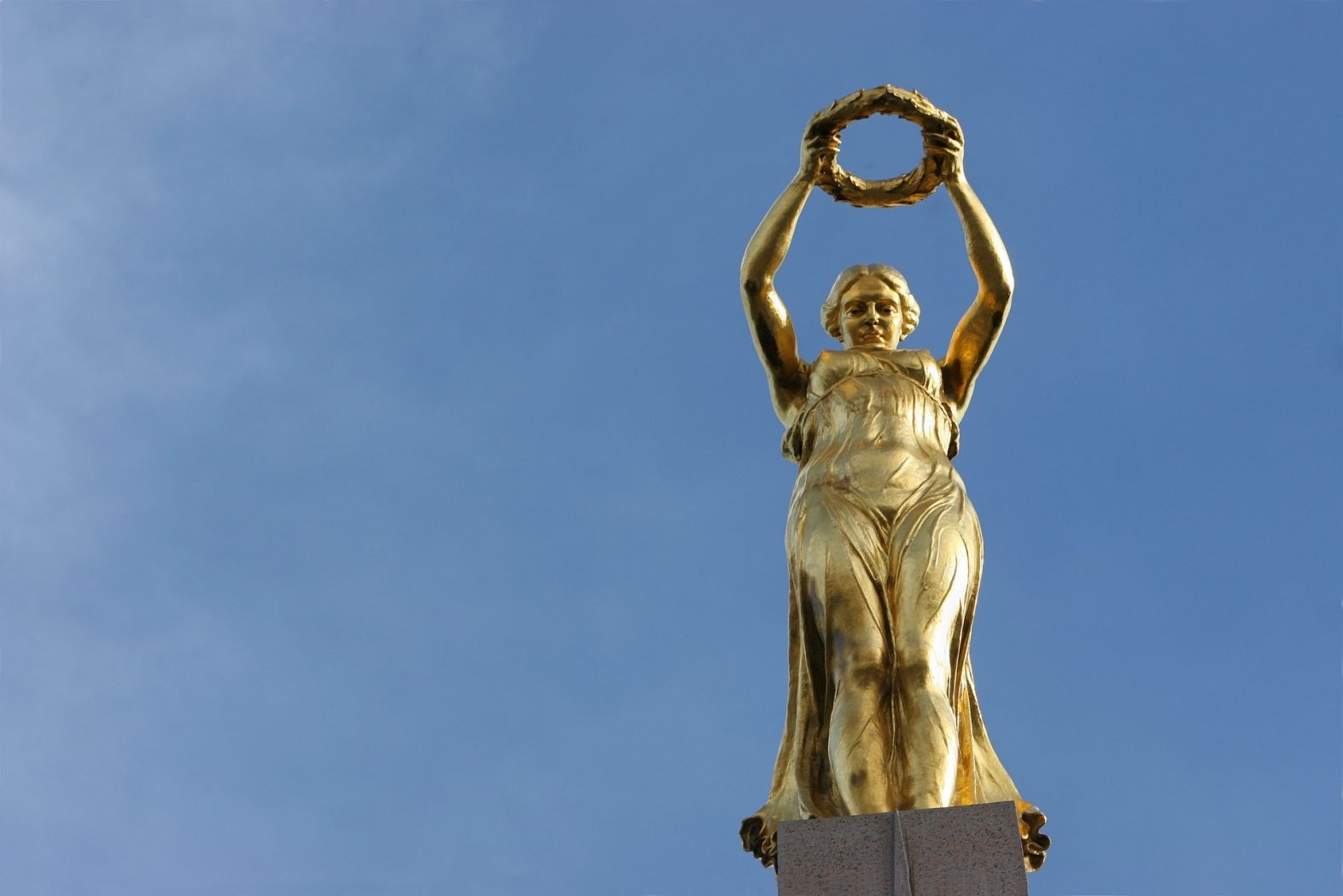 Gëlle Fra Memorial