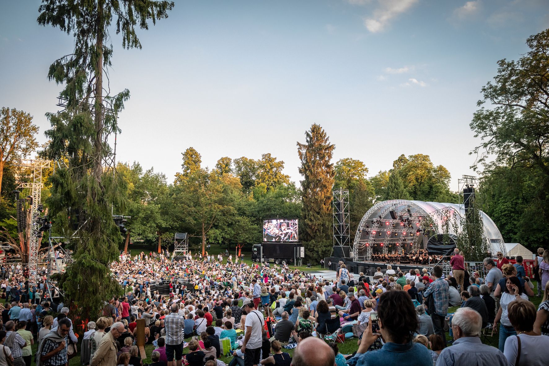 Luxembourg Kinnekswiss Loves Summer in the City