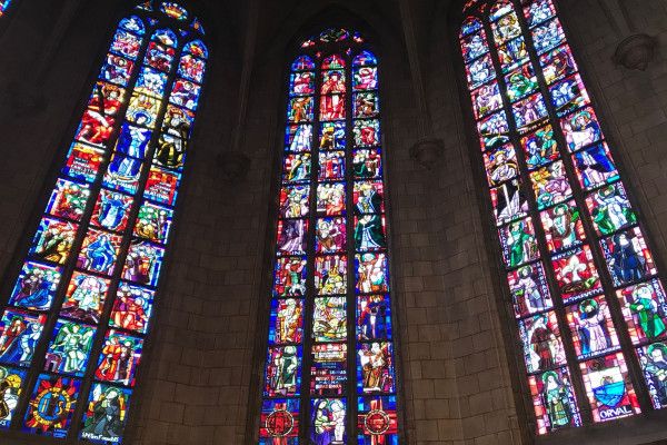 Chorfenster in der Kathedrale Notre Dame