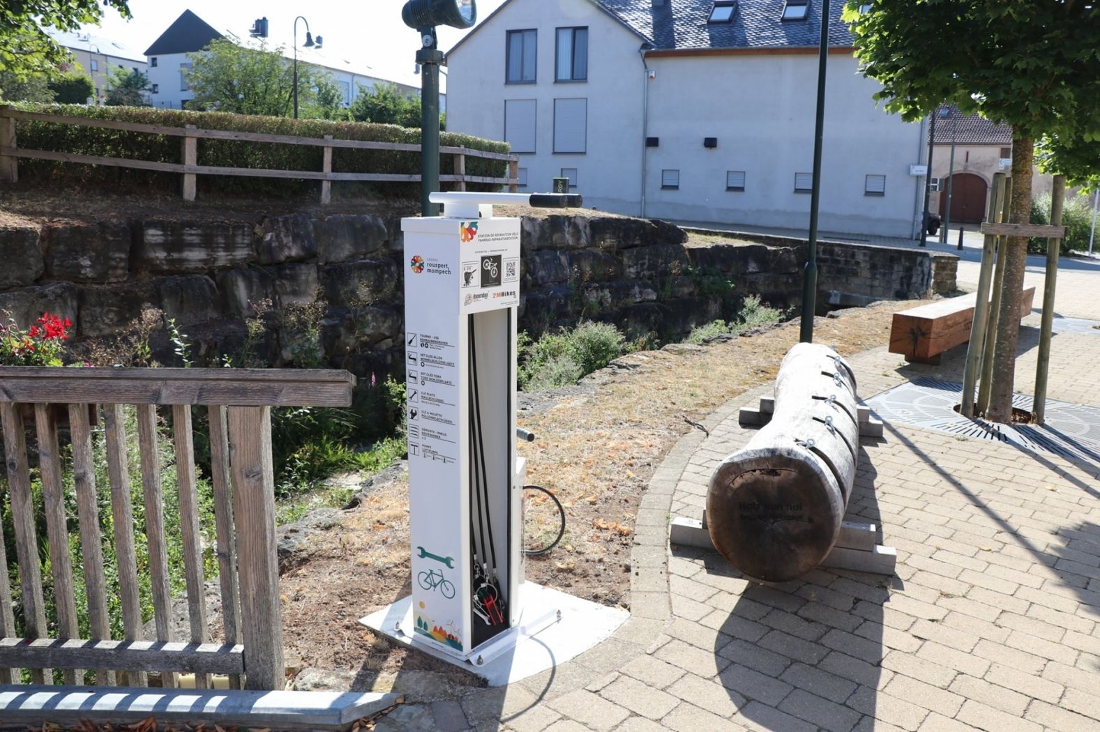 Bike Repair station Mompach