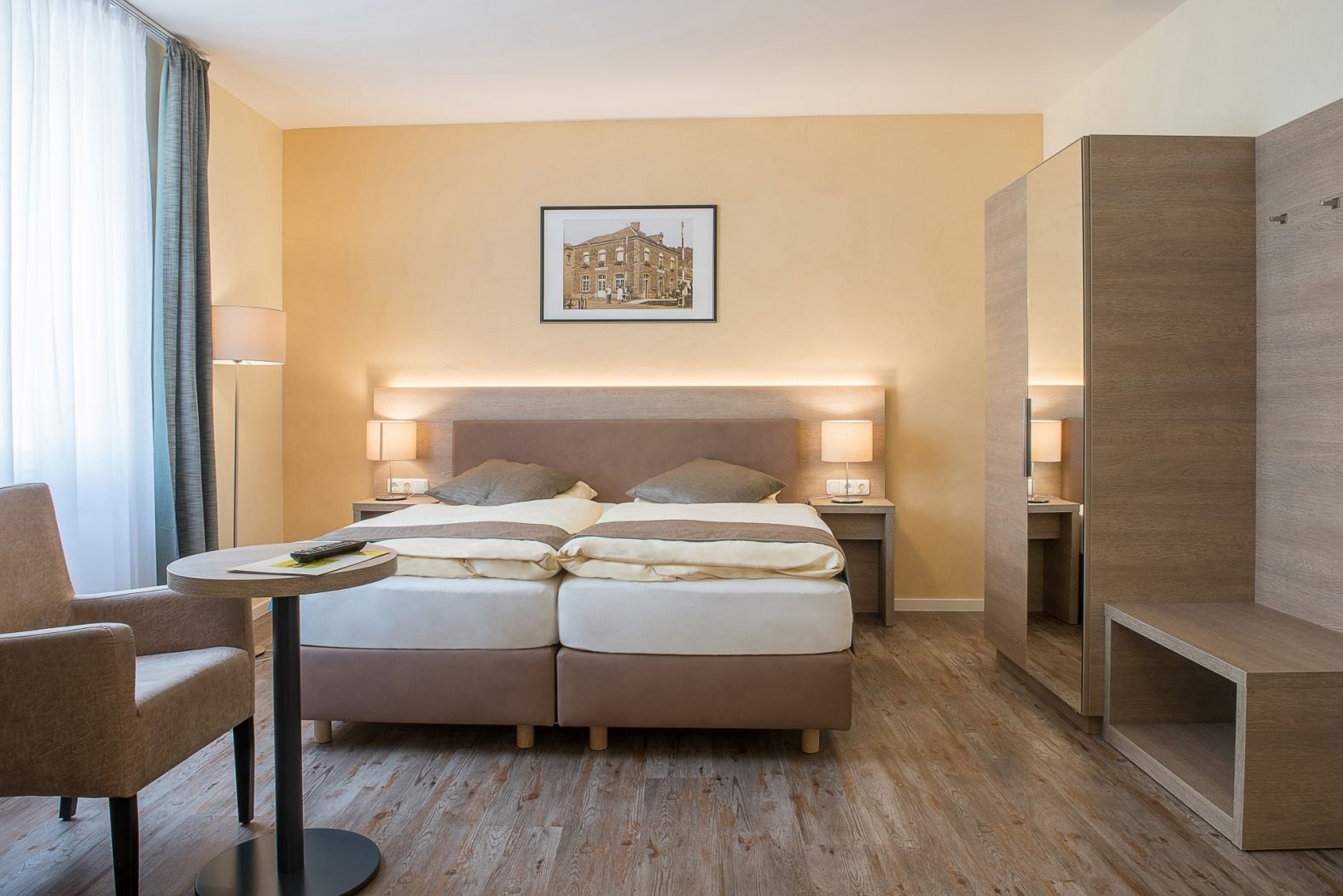 Hotel-Restaurant Dimmer