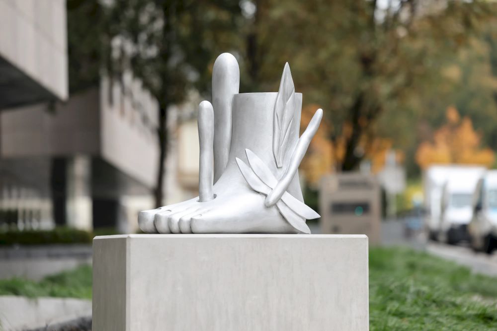 Martine Feipel & Jean Bechameil, Entangled, 2024